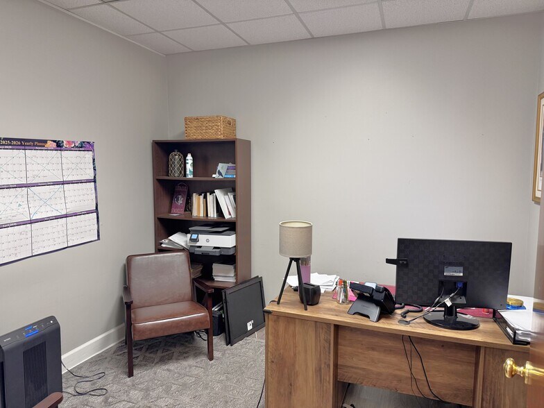 More Photos Of 747 Queen City Pky, Gainesville Unknown For Lease