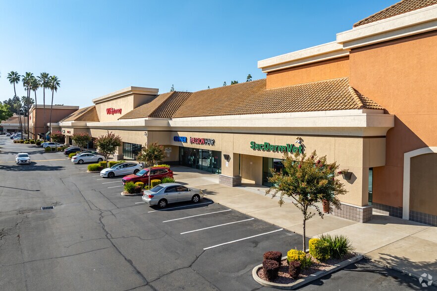 More Photos Of 7465-7485 Rush River Dr, Sacramento Freestanding For Lease