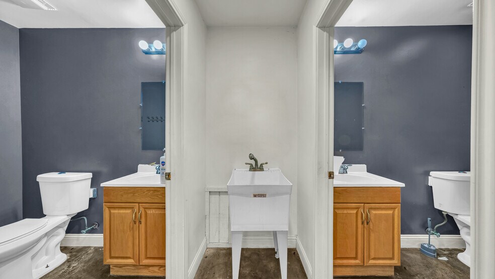 More Photos Of 221 Judd St, Weatherford Flex For Sale