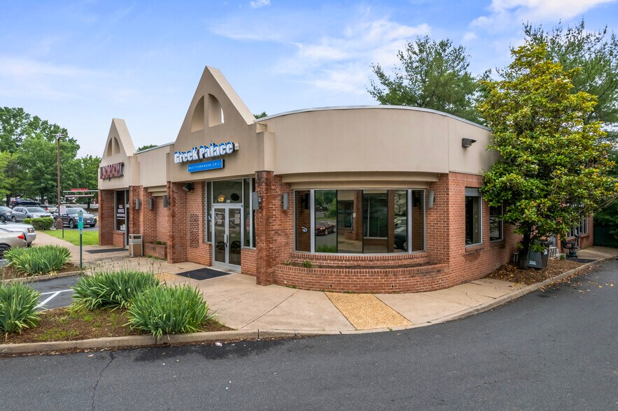 More Photos Of 322-323 W Lee Hwy, Warrenton Freestanding For Lease