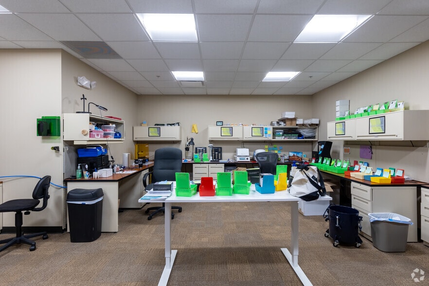 More Photos Of 0S050 Winfield Rd, Winfield Storefront Retail Office For Lease