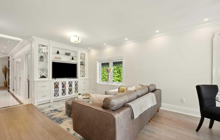 More Photos Of 27 Glen Elm Av, Toronto Apartments For Sale