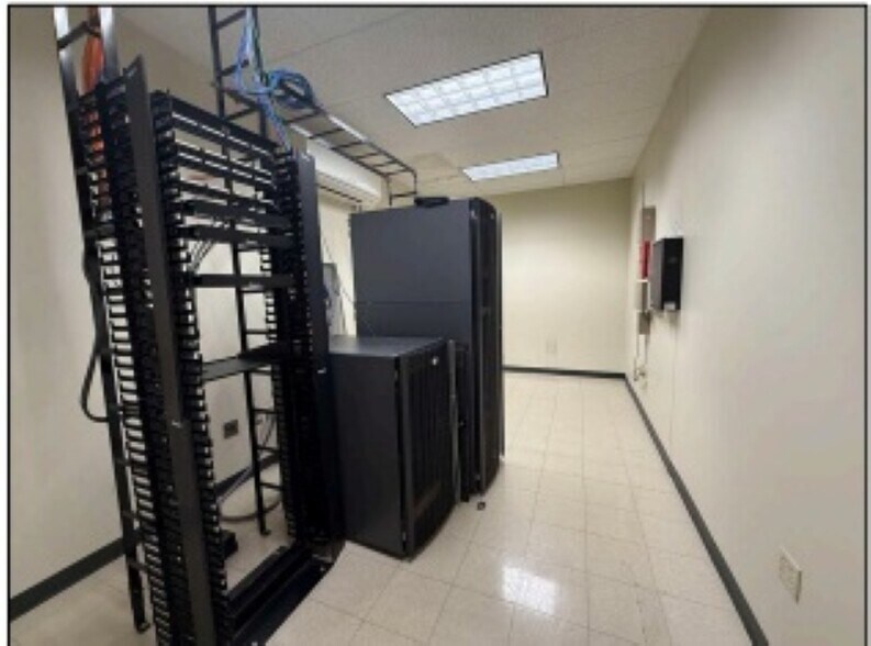 More Photos Of 1771 Indian Wood Cir, Maumee Office For Sale