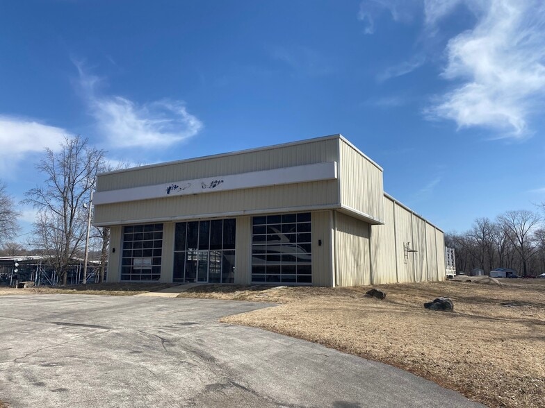 More Photos Of 200 Yachtview Dr, West Alton Specialty For Sale