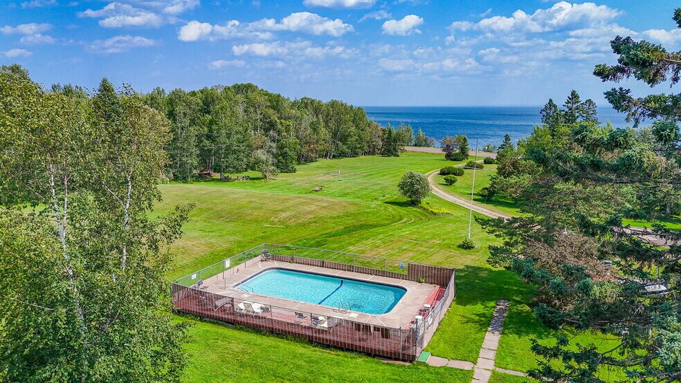 More Photos Of 9000 Congdon Blvd, Duluth Hotel For Sale