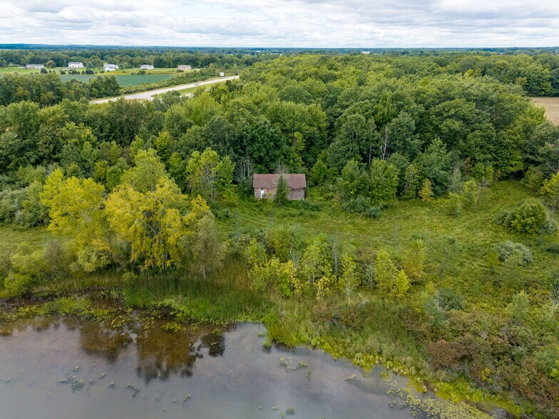 More Photos Of 4225 East St, Akron Office For Sale