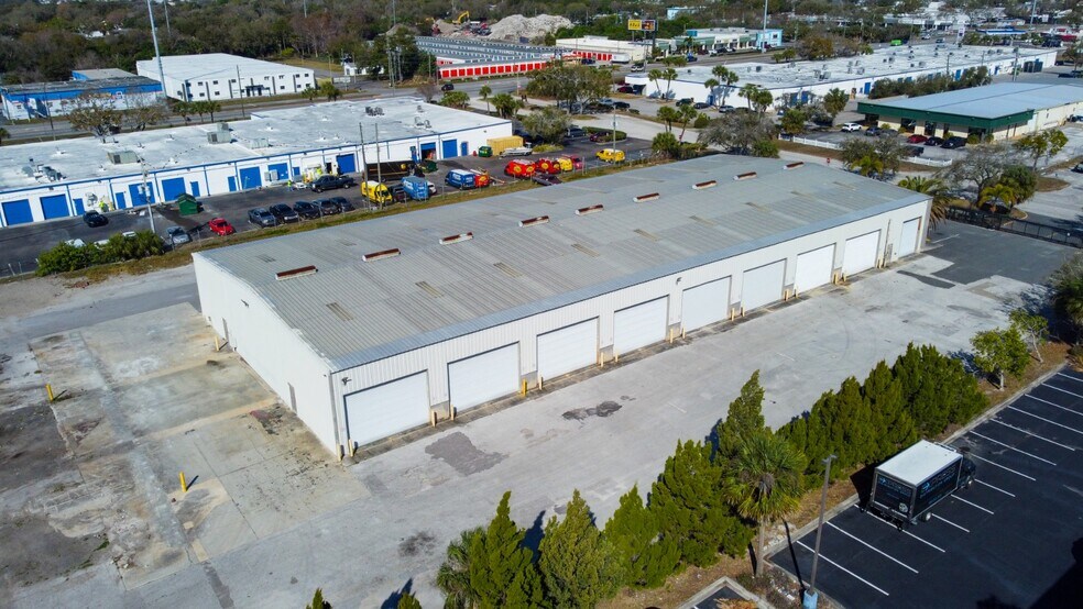 More Photos Of 8810 Enterprise Blvd, Largo Warehouse For Lease