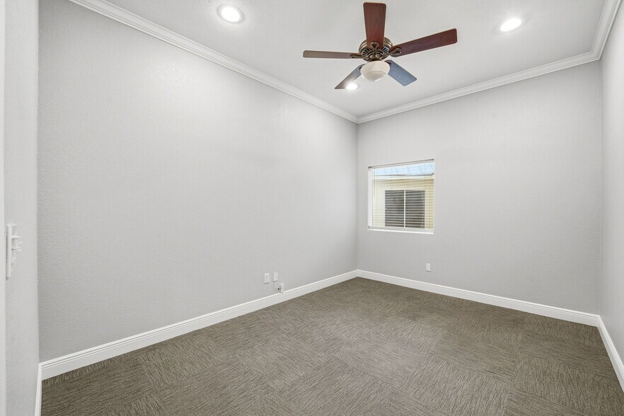 More Photos Of 15303 Huebner Rd, San Antonio Medical For Sale