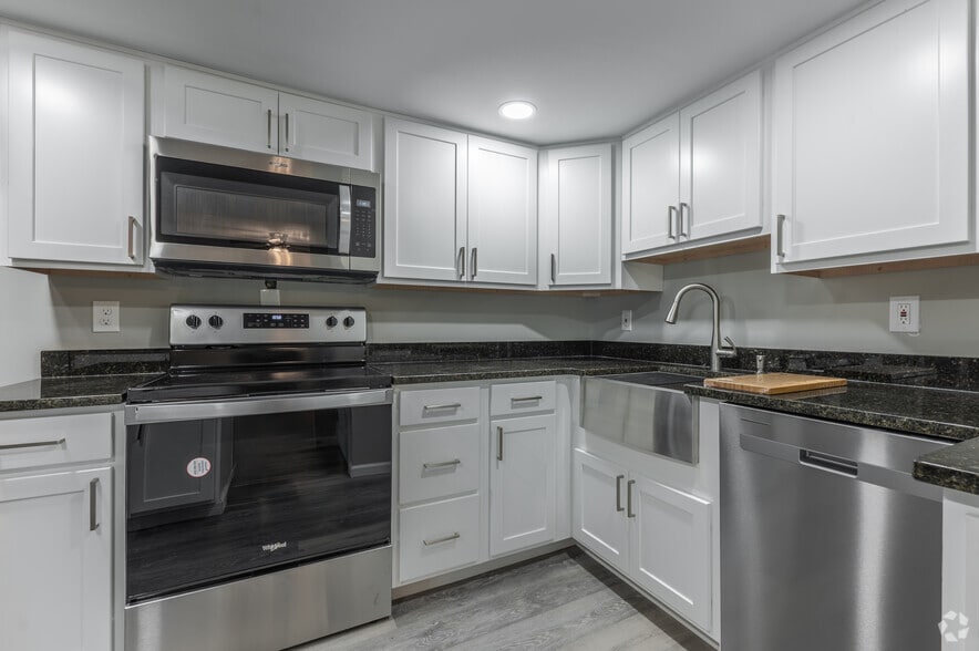 More Photos Of 2215 Aurora Dr, Pittsburgh Apartments For Sale
