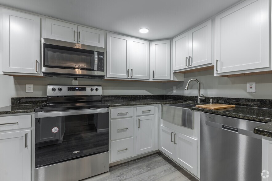 More Photos Of 2215 Aurora Dr, Pittsburgh Apartments For Sale