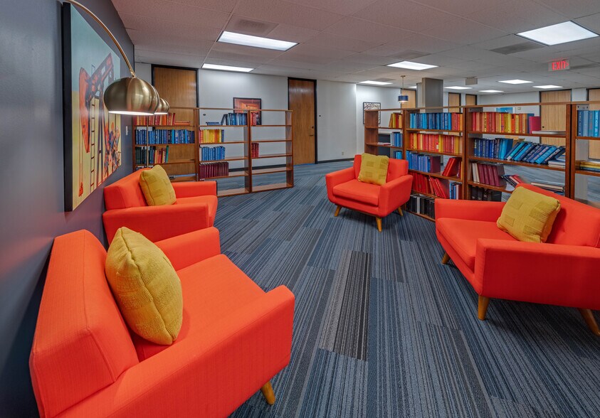 More Photos Of 2600 S Gessner Rd, Houston Office For Sale