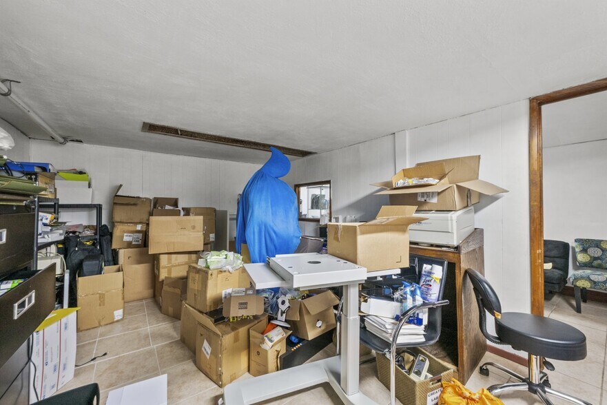 More Photos Of 516 W Lancaster Blvd, Lancaster Freestanding For Lease