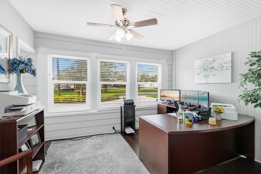 More Photos Of 1322 3rd Ave W, Bradenton Office Residential For Sale