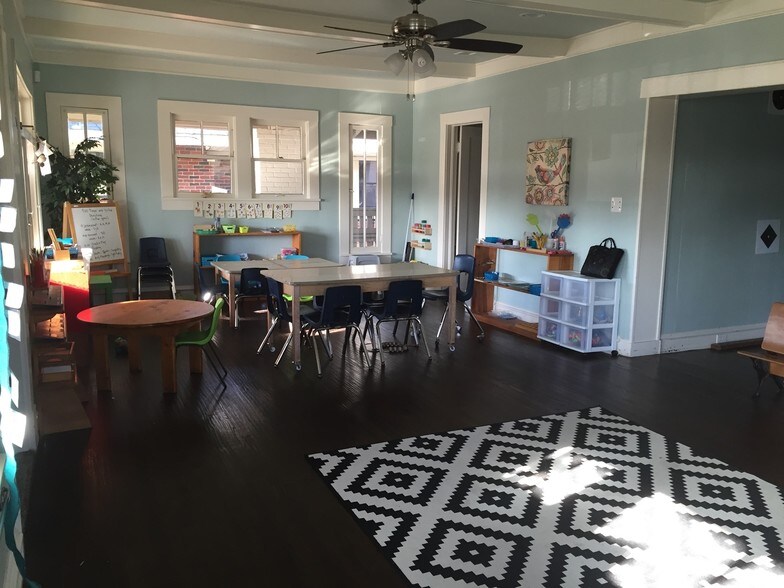 More Photos Of 2812 Hemphill St, Fort Worth Office For Sale