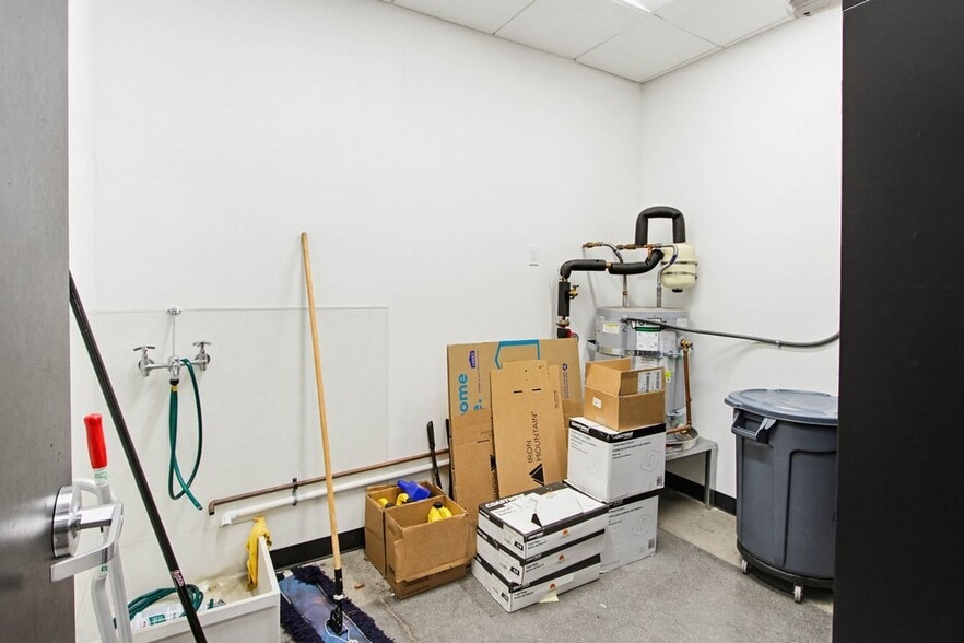 More Photos Of 760-762 W Mission Ave, Escondido Auto Repair For Lease