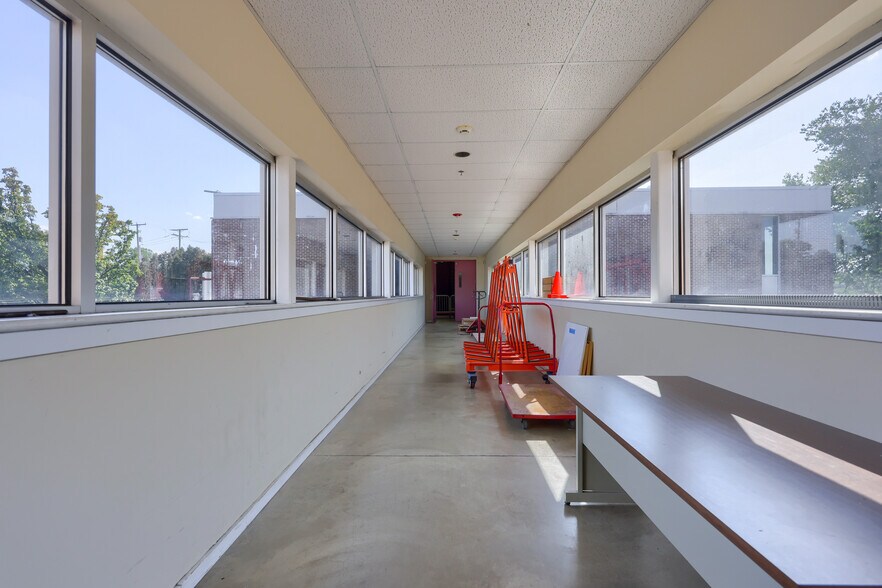 More Photos Of 625 Spring St, Wyomissing Office For Sale