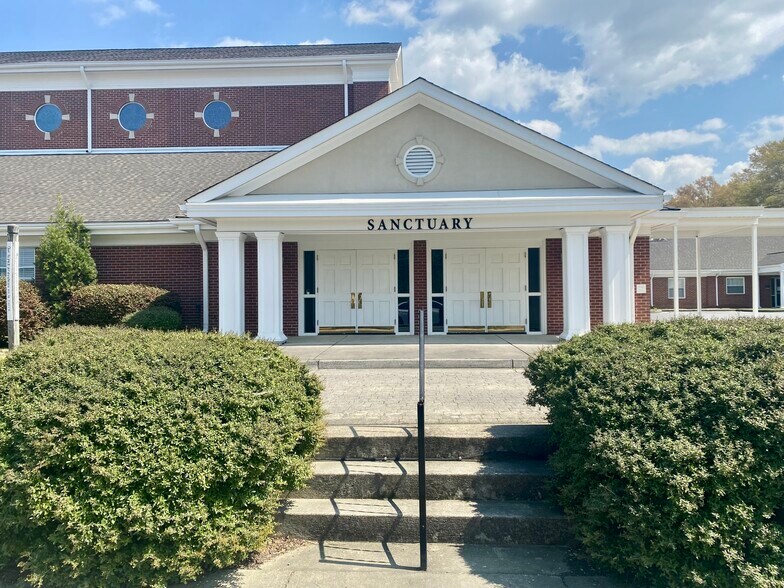 More Photos Of 1941 Shorter Ave SW, Rome Religious Facility For Lease