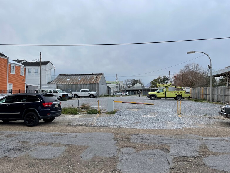 More Photos Of 1300 St Charles Ave, New Orleans Restaurant For Sale