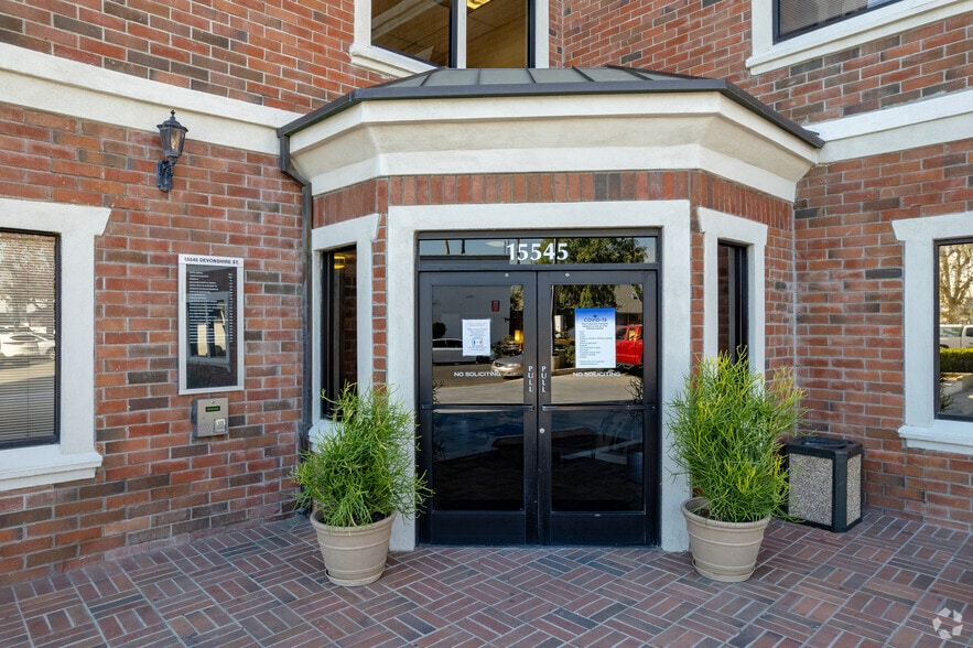 More Photos Of 15545 Devonshire St, Mission Hills Office For Lease