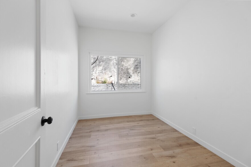 More Photos Of 8519-8527 W Sunset Blvd, West Hollywood Storefront Retail Office For Lease