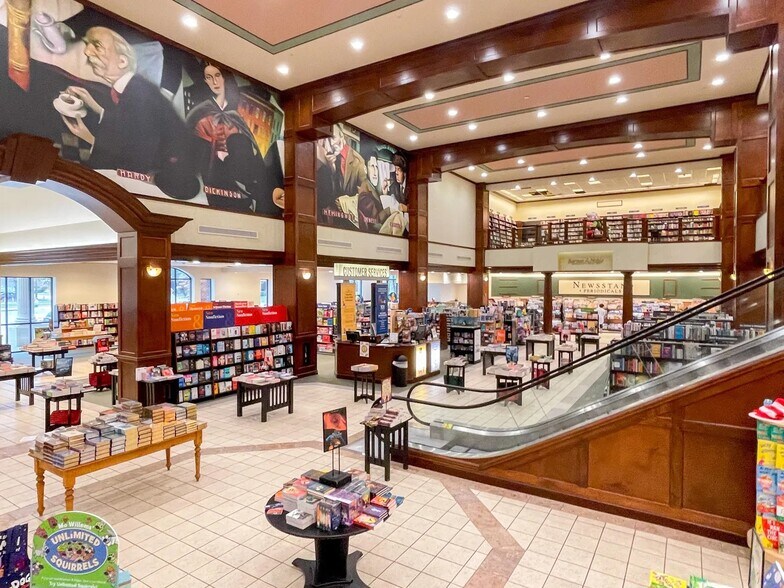 More Photos Of 2590 Citiplace Ct, Baton Rouge Freestanding For Lease