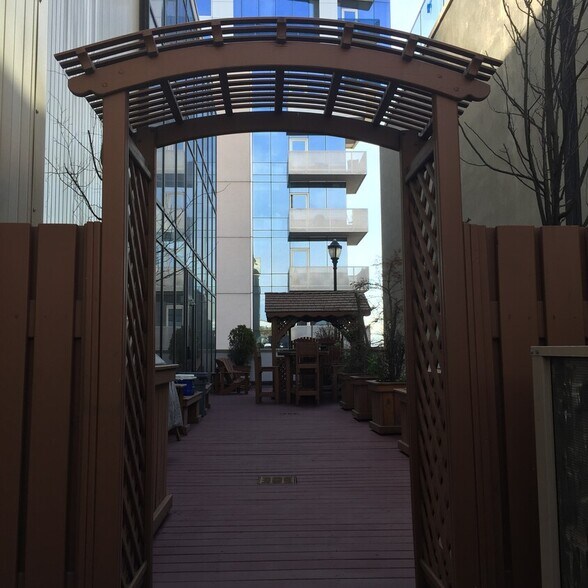 More Photos Of 5-14 51st Ave, Long Island City Storefront Retail Office For Lease