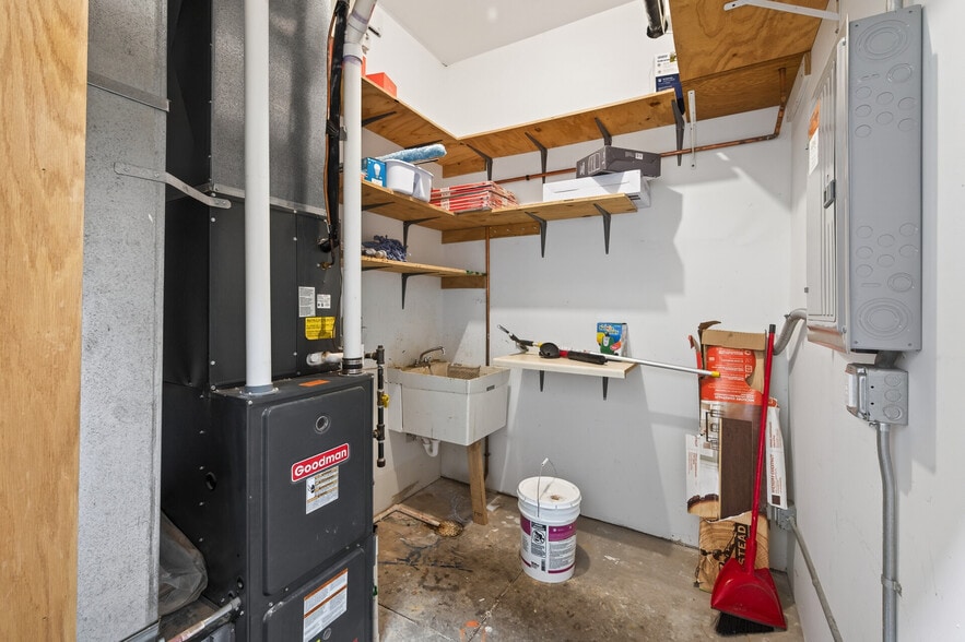 More Photos Of 1063-1123 Weir Dr, Woodbury Medical For Sale