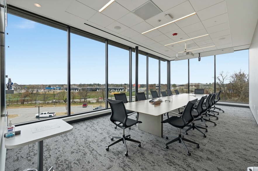 More Photos Of 4909 W Magnolia St, Rogers Office For Lease