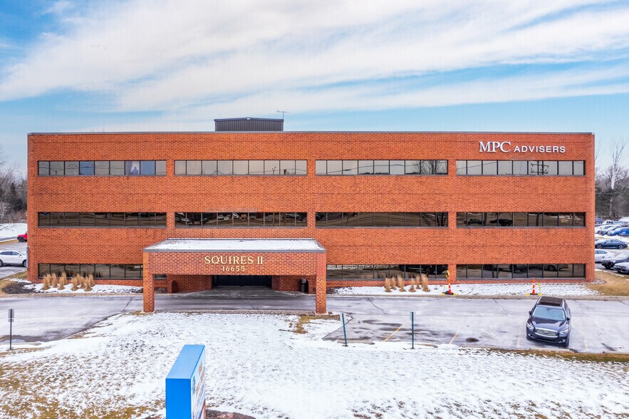 More Photos Of 16655 W Bluemound Rd, Brookfield Office For Lease