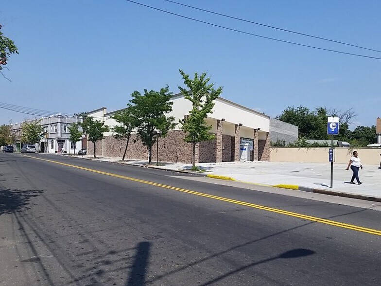 More Photos Of 11553 Sutphin Blvd, Jamaica Storefront For Lease