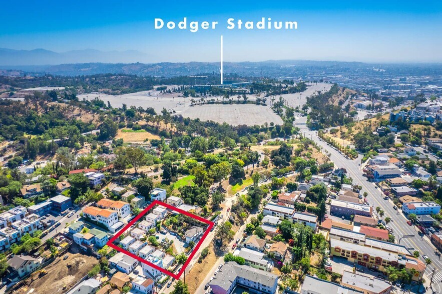 More Photos Of 1303 Lilac Terrace, Los Angeles Apartments For Sale