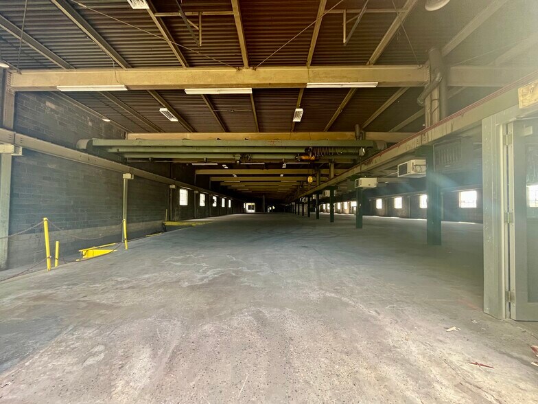 More Photos Of 495 Nixon Rd, Cheswick Manufacturing For Lease