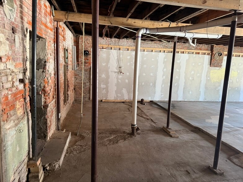 More Photos Of 107 W Main St, Coffeen Storefront Retail Residential For Sale