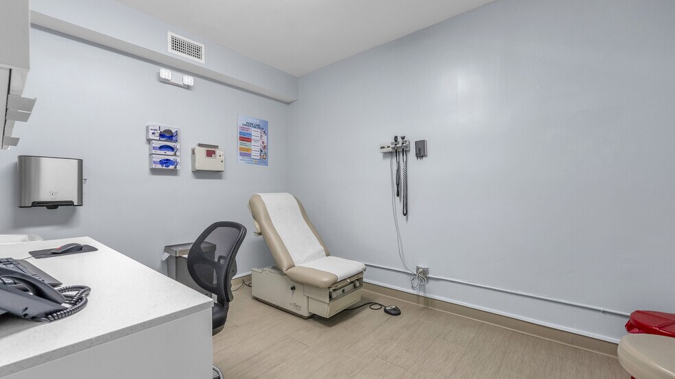 More Photos Of 6622 Crenshaw Blvd, Los Angeles Storefront Retail Residential For Sale