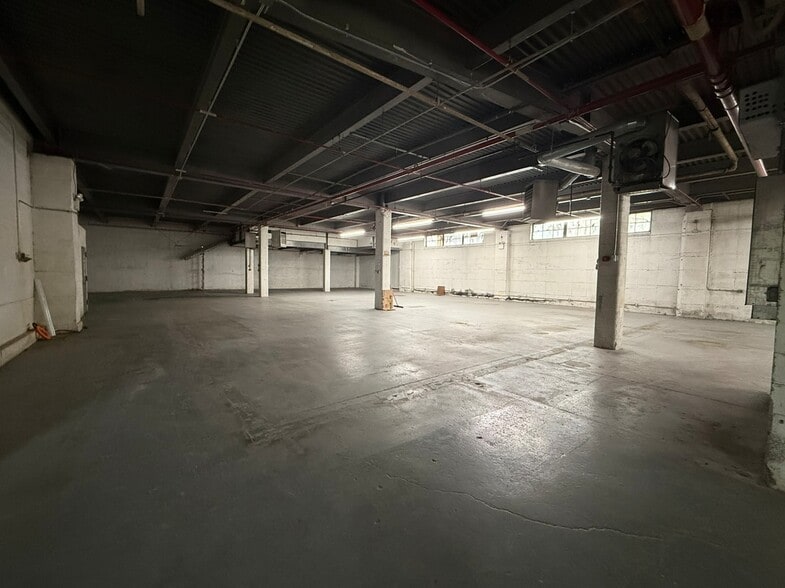 More Photos Of 18-57 Troutman St, Ridgewood Manufacturing For Lease
