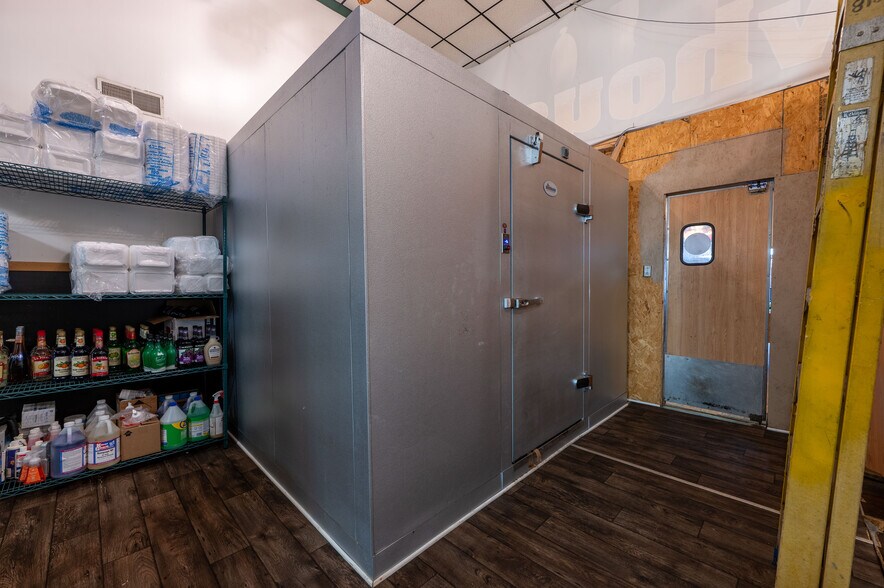 More Photos Of 127 S Broadway St, New Philadelphia Storefront Retail Office For Sale