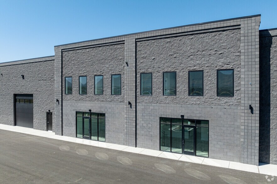 More Photos Of 1564 250 W, Spanish Fork Showroom For Sale