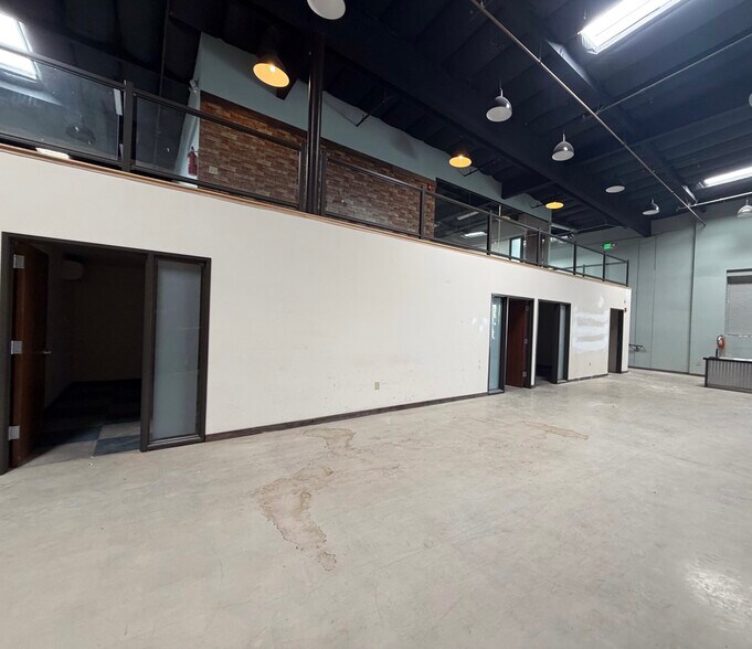 More Photos Of 44204-44276 10th St W, Lancaster Unknown For Lease