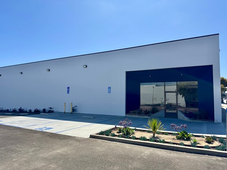 More Photos Of 1350 E Thompson Blvd, Ventura General Retail For Lease