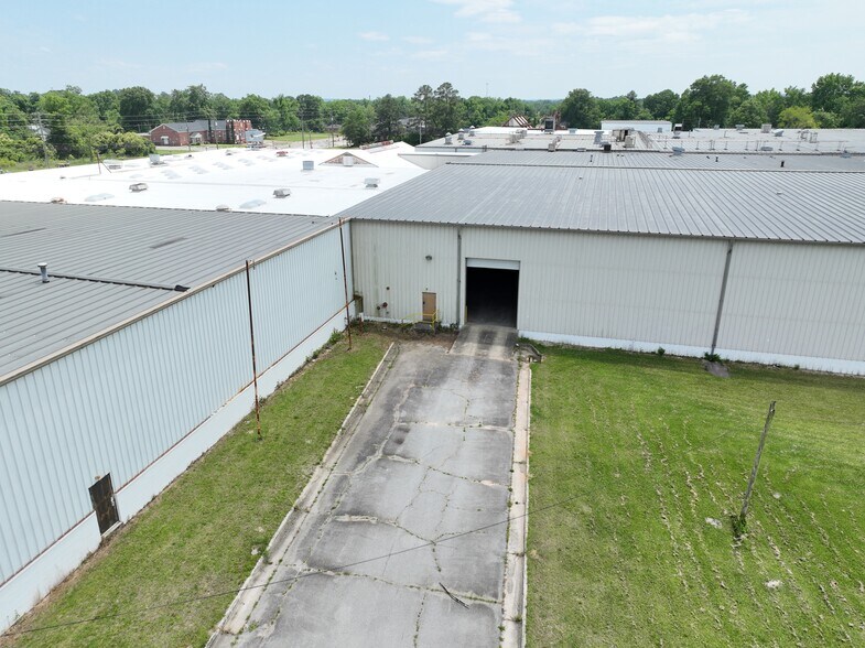 More Photos Of 1621 15th St, Augusta Warehouse For Lease