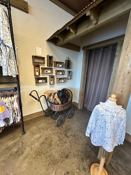 More Photos Of 36483 Old Perkins Rd, Prairieville Storefront Retail Office For Lease