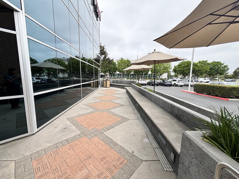 More Photos Of 1601 E Orangewood Ave, Anaheim Office For Lease
