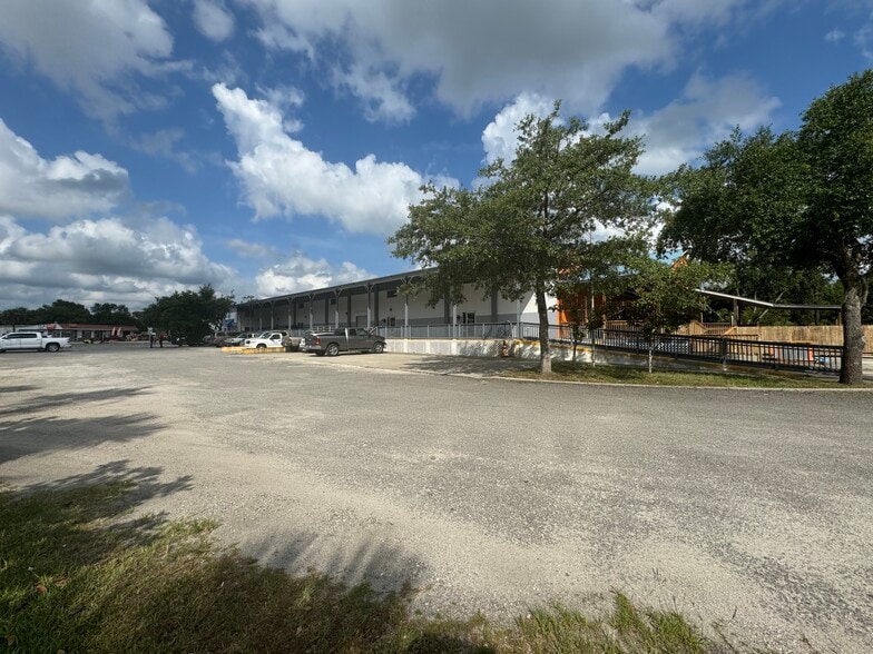 More Photos Of 800 N State St, Bunnell Storefront For Sale