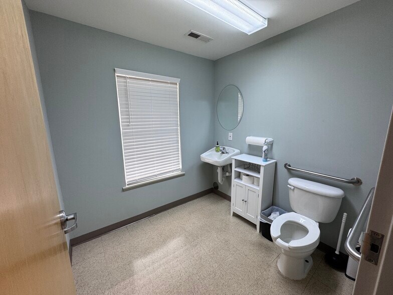 More Photos Of 6a Accountants cir, Seneca Office Residential For Lease
