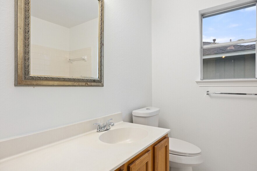 More Photos Of 4416 Campo Verde Dr, Austin Multifamily For Sale