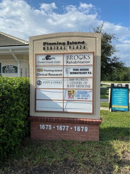 More Photos Of 1685 Eagle harbor Pky, Orange Park Unknown For Lease