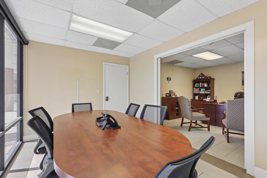 More Photos Of 772 Foxridge Center Dr, Orange Park Office For Sale