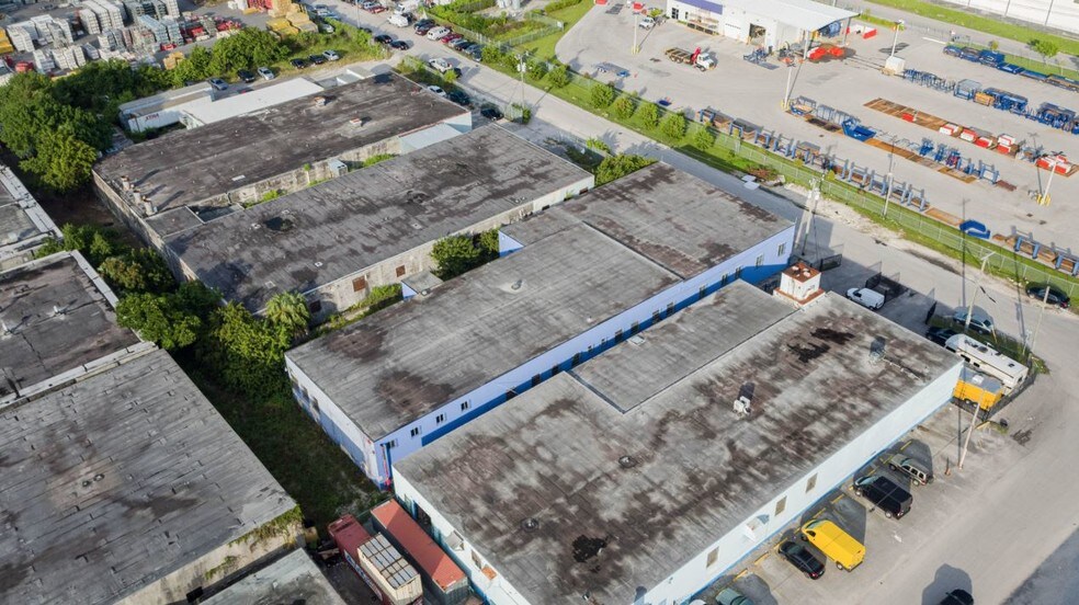 More Photos Of 5550 NW 35th Ct, Miami Warehouse For Lease