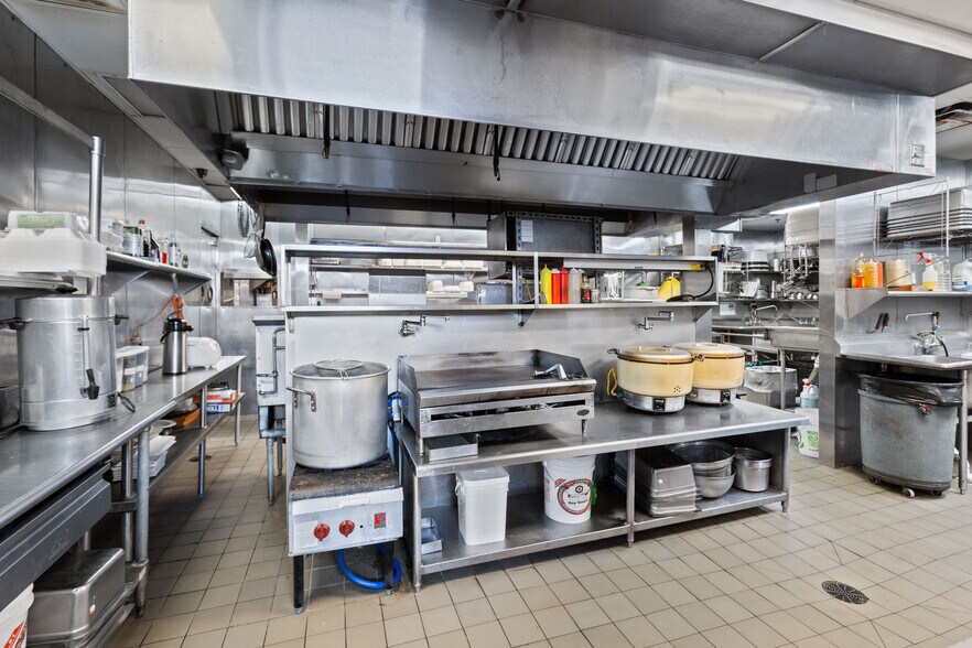 More Photos Of 102 Clinton Center Dr, Clinton Restaurant For Sale