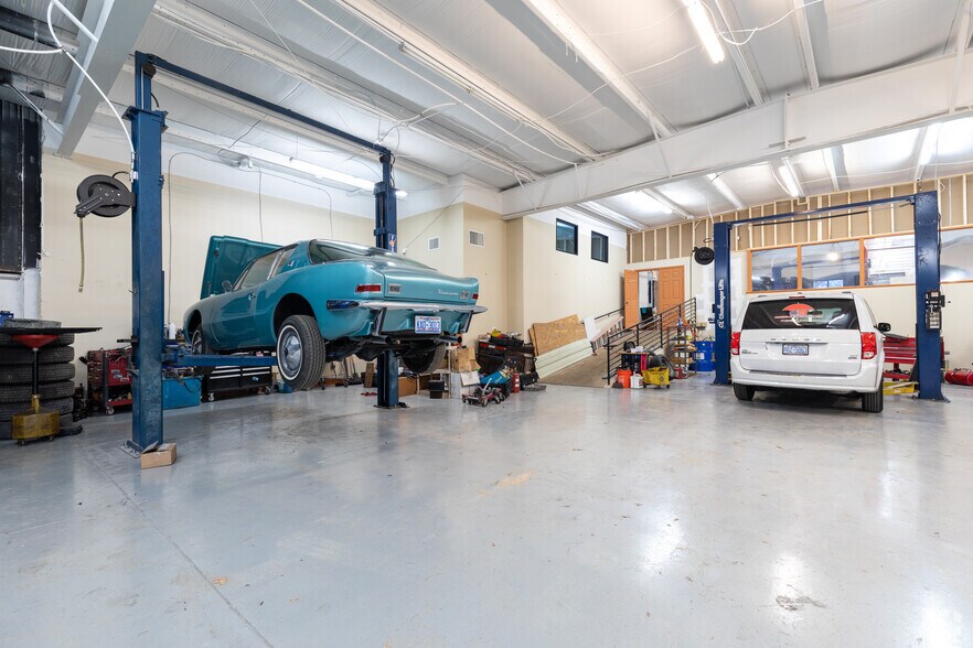 More Photos Of 5006 & 5008 New Bern Ave, Raleigh Showroom For Sale